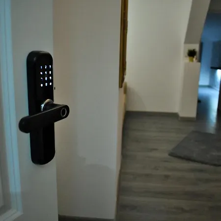 Pensiunea Ober Гостьовий будинок Брашов